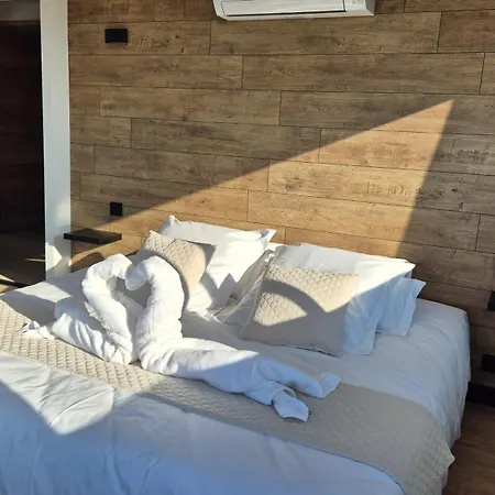 L'eden Bleu A בית הארחה Langlade