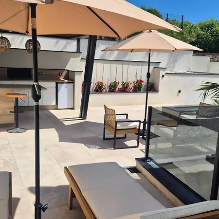 بيت ضيافة L'eden Bleu A 4*