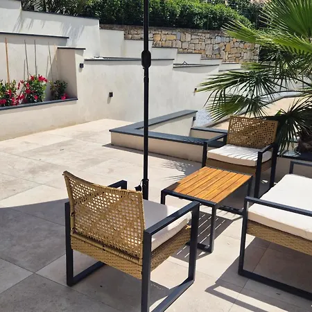 بيت ضيافة L'eden Bleu A 4*
